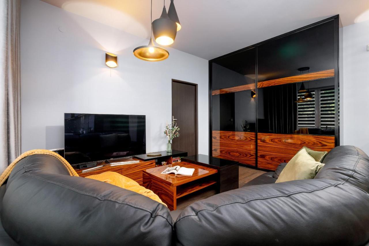 Stylish Korfantego Apartment Next To Spodek By Noclegi Renters Katowice Kültér fotó